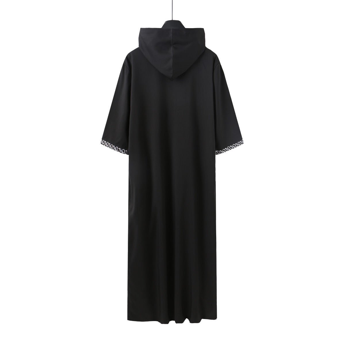 Thobe Robe pour Homme Premium avec Capuche, Coupe Ample de Luxe, Broderie et Calligraphie Islamique, Fermeture Zippée (MT024)