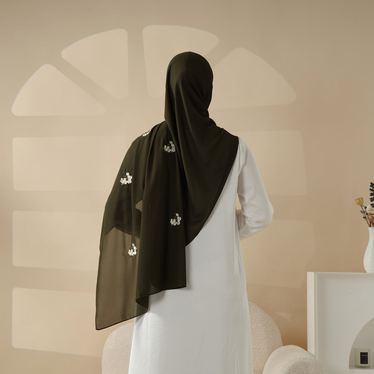 Foulard Hijab en Chiffon Uni Brodé, Hijab Brodé Extra-Fin (MH077)