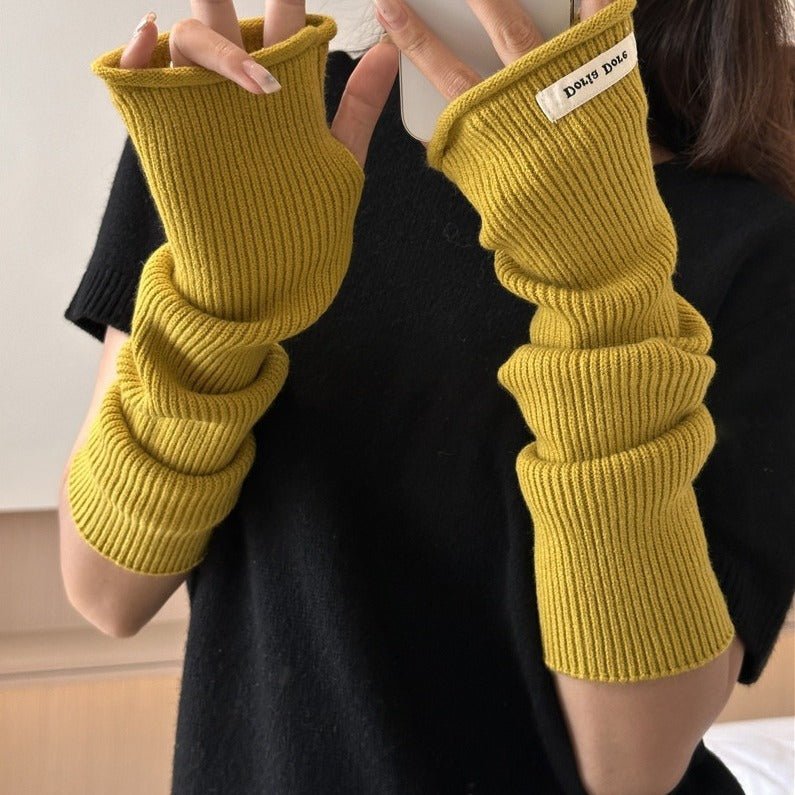 **Manches en Maille Cascadantes – Élégance Cosy pour un Style Superposé** (MAC312)