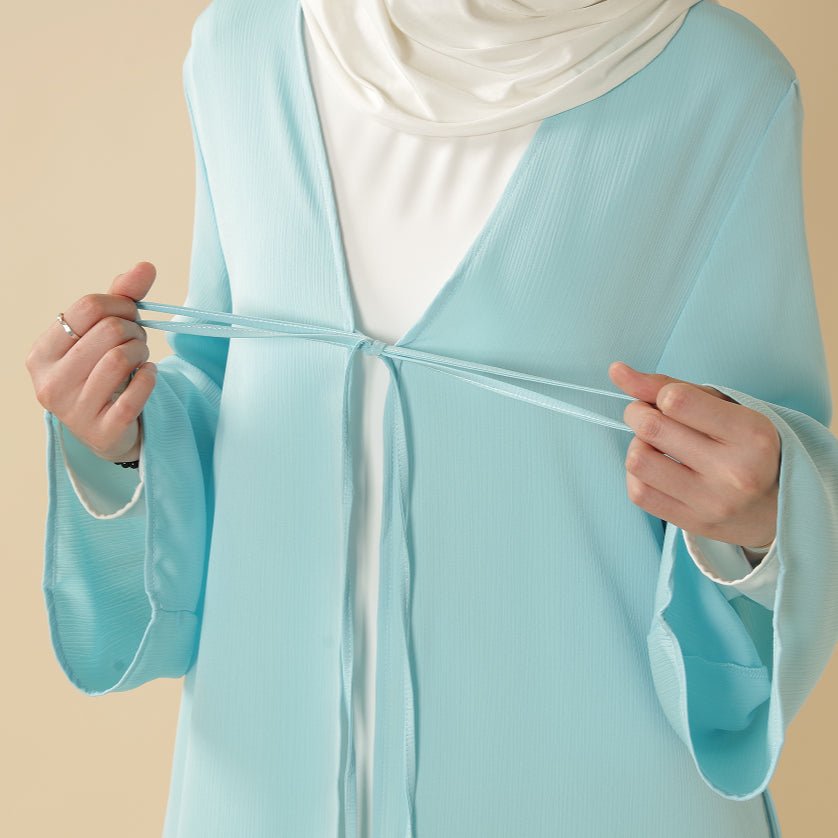Abaya Ouverture Essentielle Essential Zoom avec Fermeture à Lacet et Poches (UKMOA309)