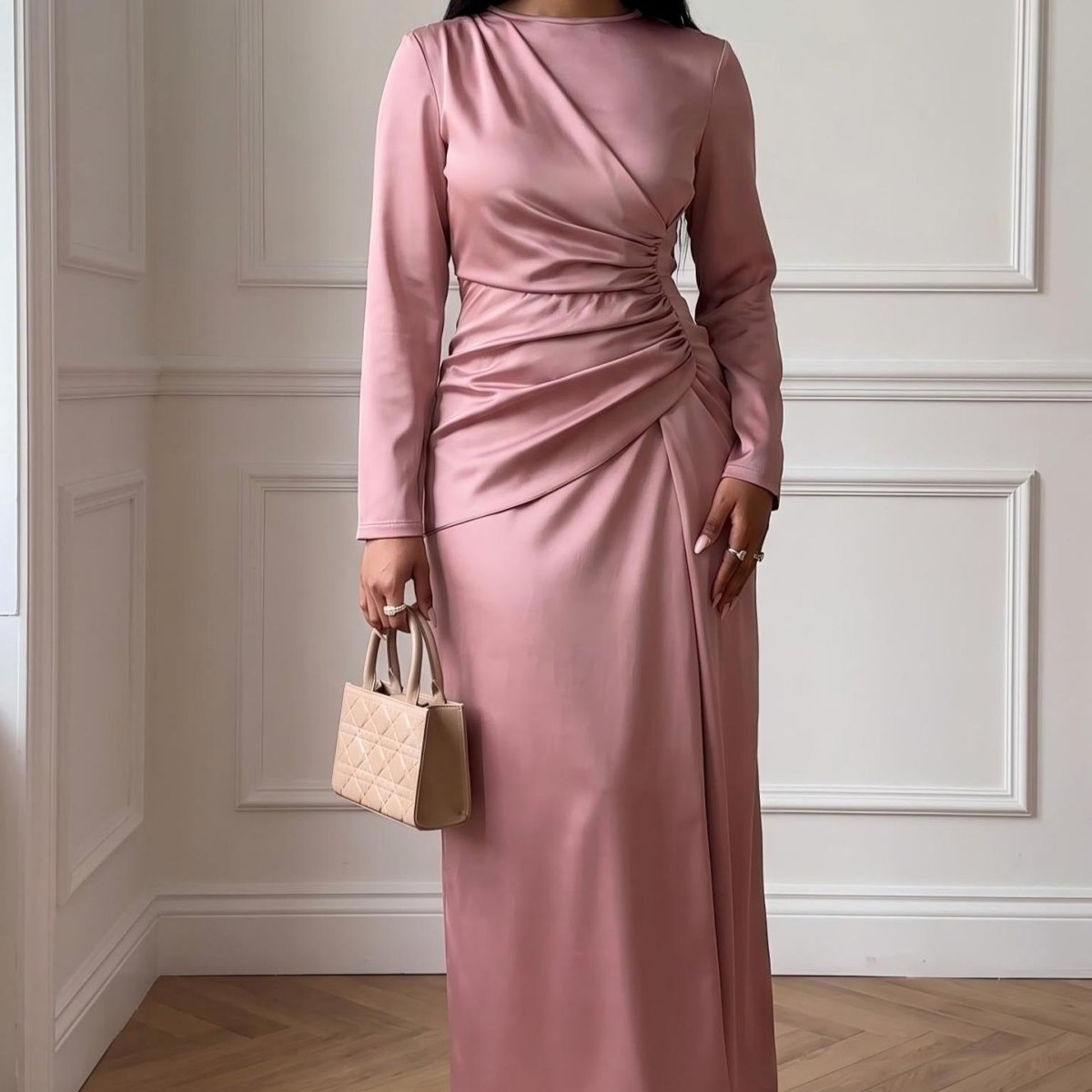 Robe Longue Satin Froncée à la Taille Manches Longues (MS497)