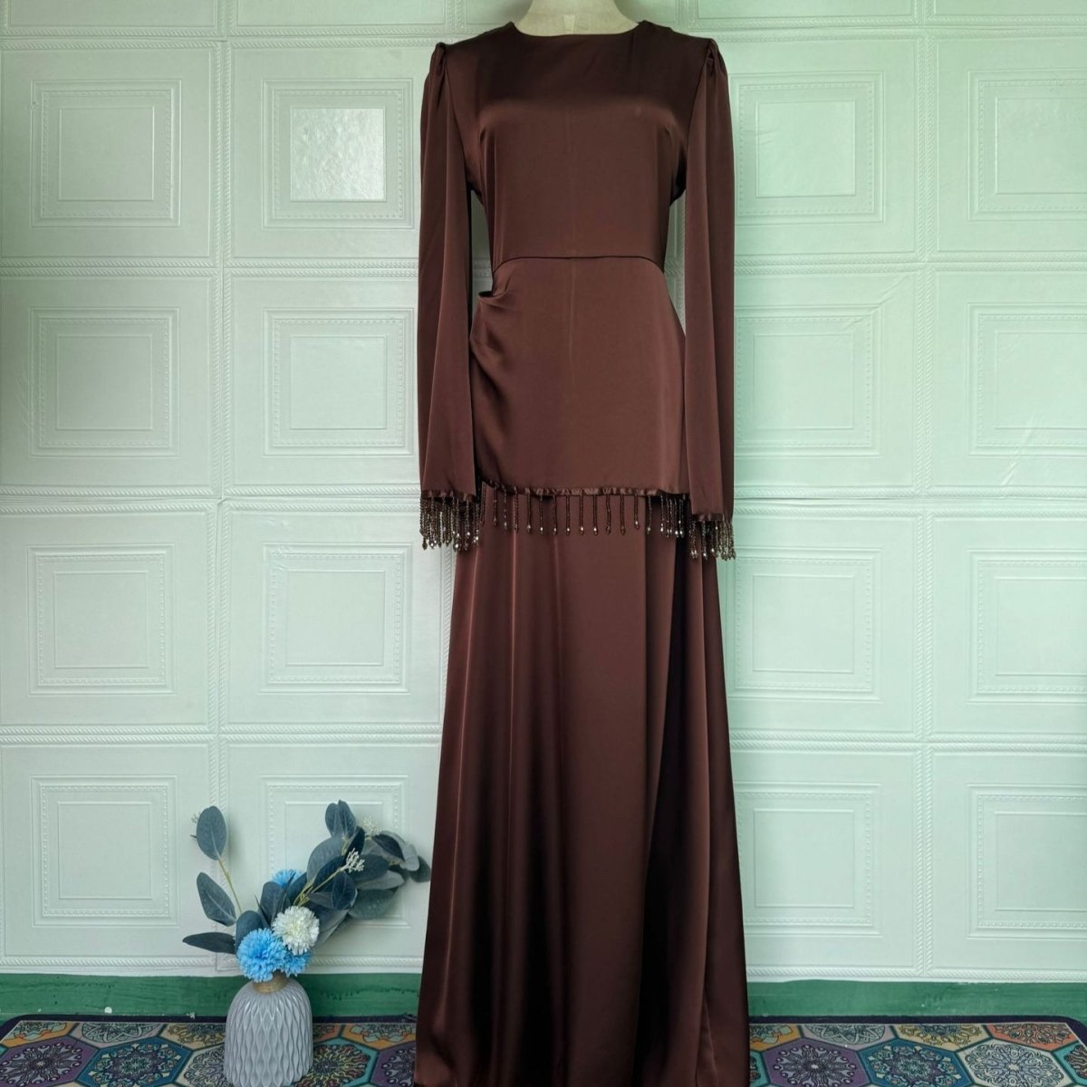 Robe Maxi à Manchettes Franges Perlées (MS480)