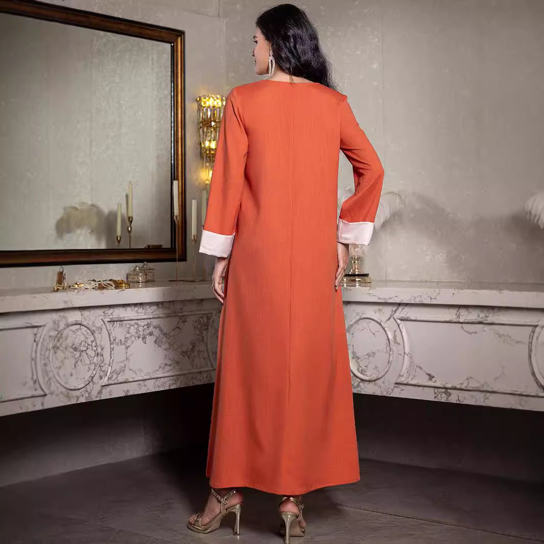 Élégante robe Abaya orange à col en V, coupe ample, ornée de strass et perles cousus à la main, avec poignets contrastants (MA191)