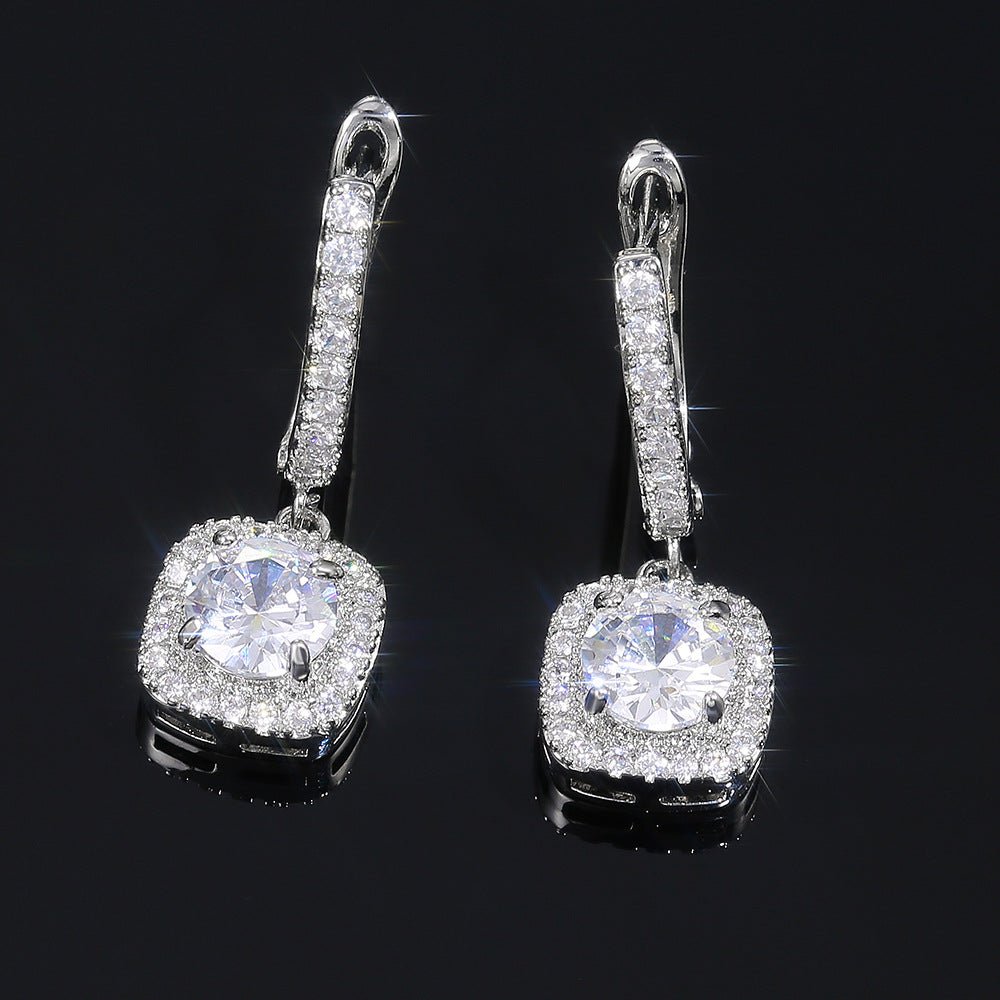 Boucles d'oreilles polyvalentes en zircone micro-pavée (MAC191)