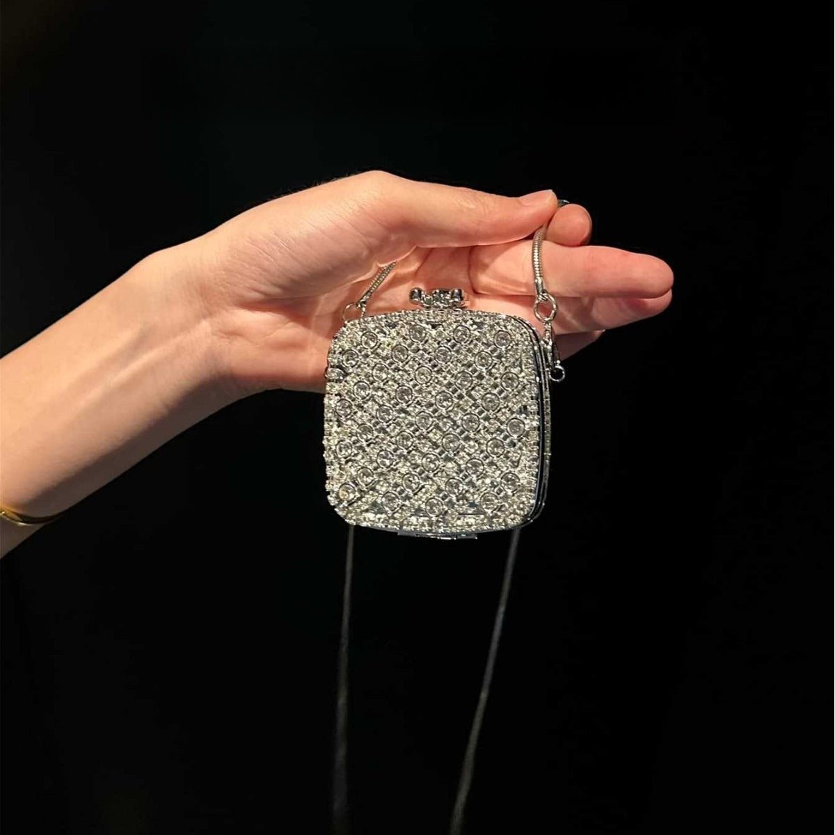Mini pochette diamant format paume, sac de gala argenté glamour (MAC281)