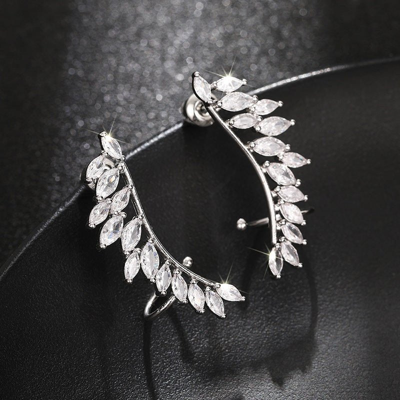 Boucles d'oreilles à clous silhouette aile feuille (MAC443)