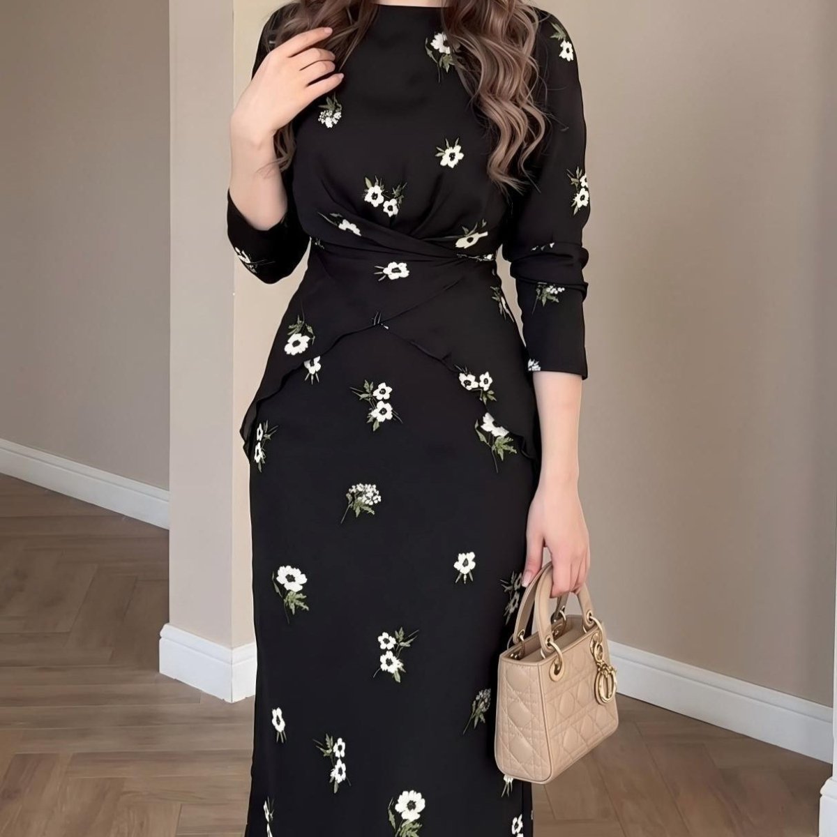 Robe midi imprimée fleurs avec nœud torsadé sur le devant (MS463)