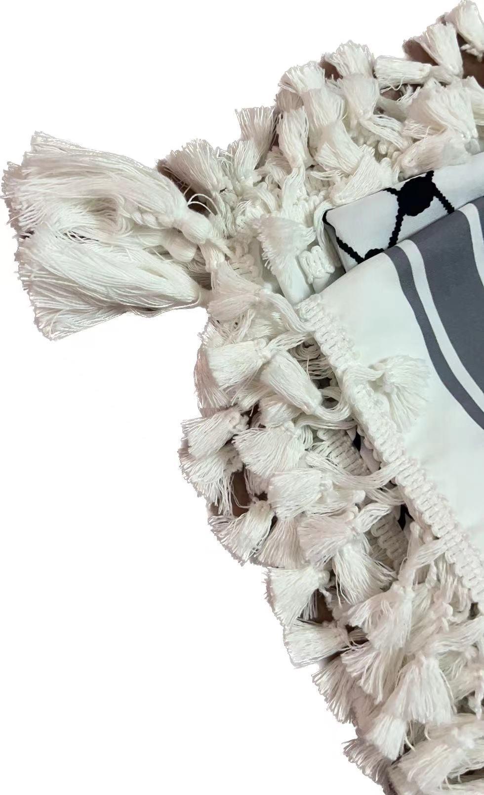 MH052 Hijab Carré Keffieh à Franges sur les Quatre Côtés