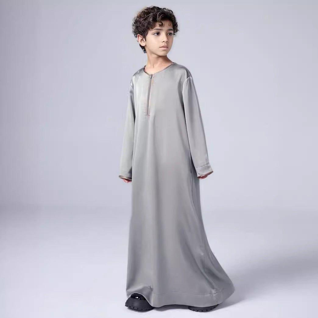 MKB006 Thobe simple pour garçons en satin, col rond