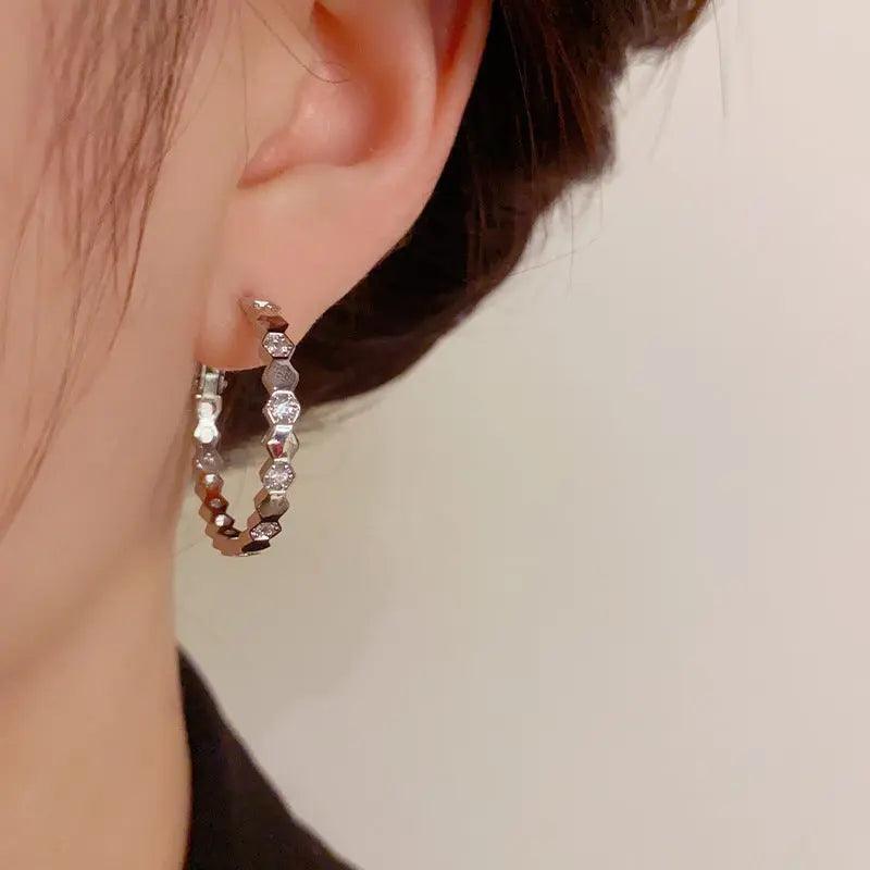 Boucles d'oreilles créoles MAC147 style vintage serties de zircons, élégantes