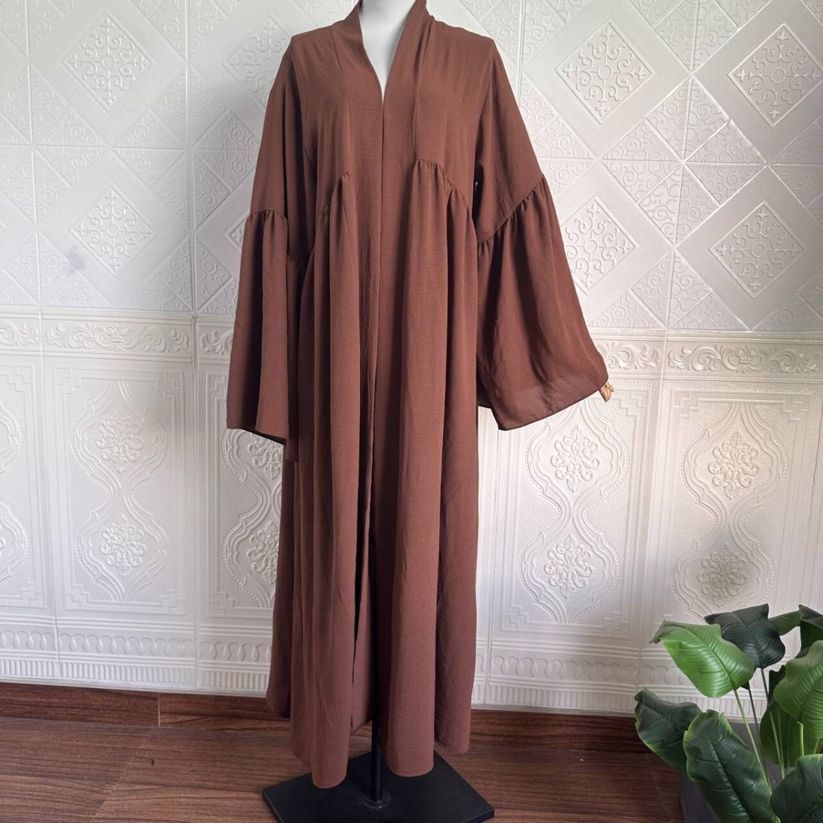 Abaya Ouverte à Manches Cloche et Volants (MOA298)