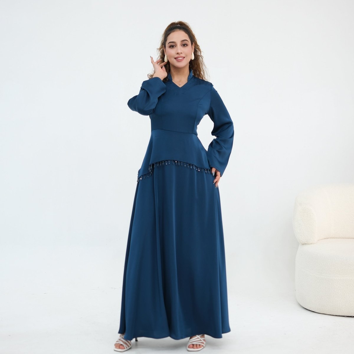 Robe Maxi Corset avec Taille Perlée et Manches Évasées (MS476)