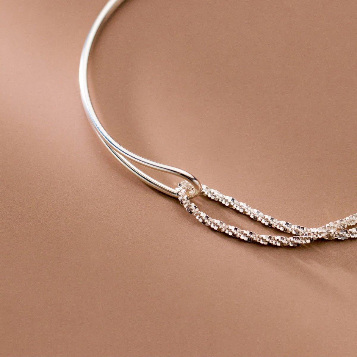 Bracelet asymétrique MAC089 Tempérament et Personnalité, à double rangée de tubes courbés et fleurs de gypsophile