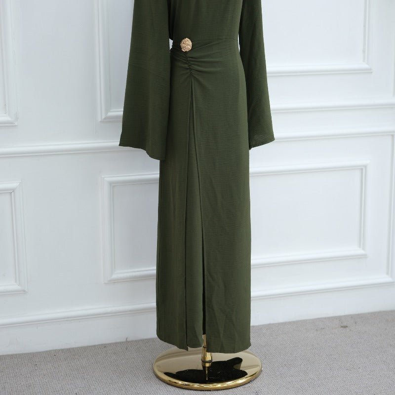 Robe de travail évasée en soie glacée froissée, col rond, avec bouton décoratif et ceinture intégrée (MA308)