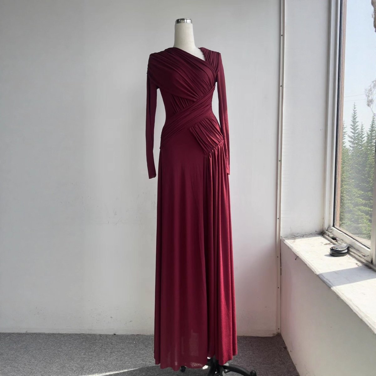 Robe Asymétrique Drapée avec Drapé Diagonal (MS262)