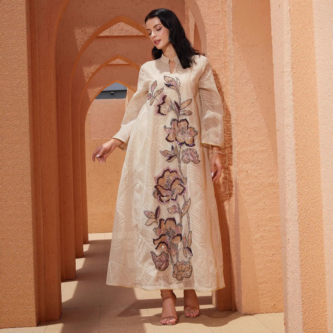 Abaya en organza brodée avec appliqués de sequins | Robe fleurie à col (MA373)
