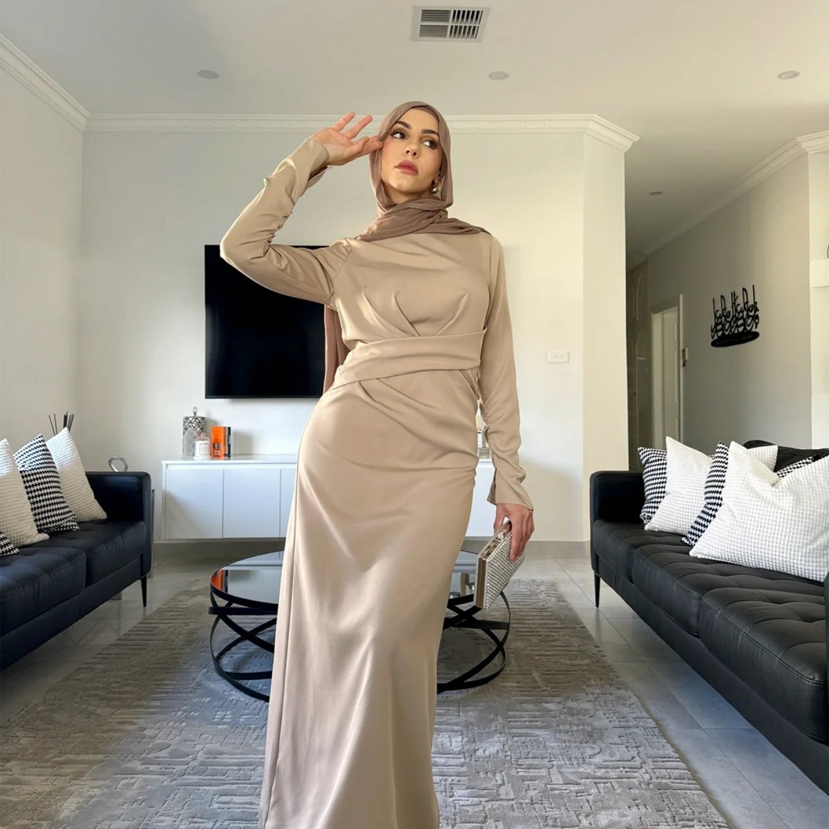 Abaya Élégante Ajustée Unie (MA127)