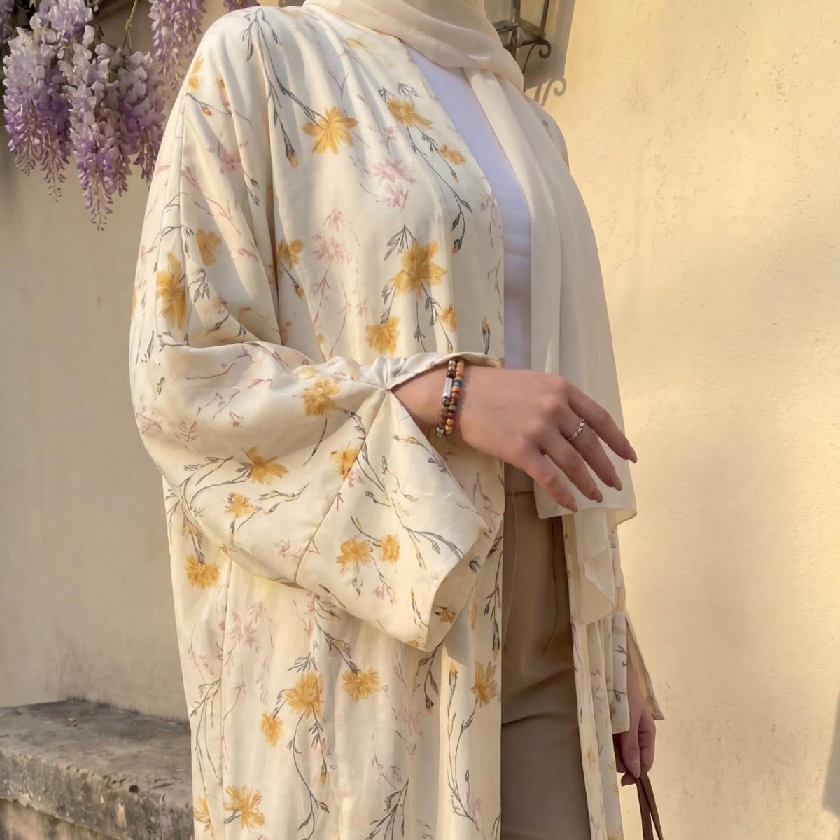 Abaya Ouverte à Poignets Noués Imprimé Floral Jaune (MOA342)