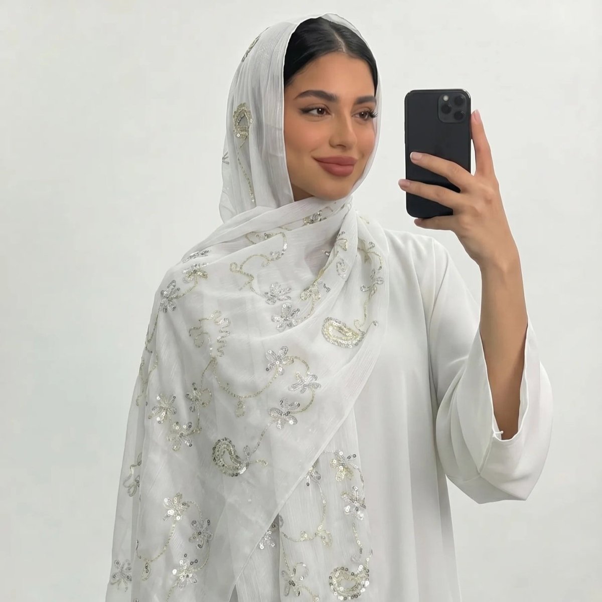 Écharpe Hijab Brodée à Fleurs et Sequins (MH244)