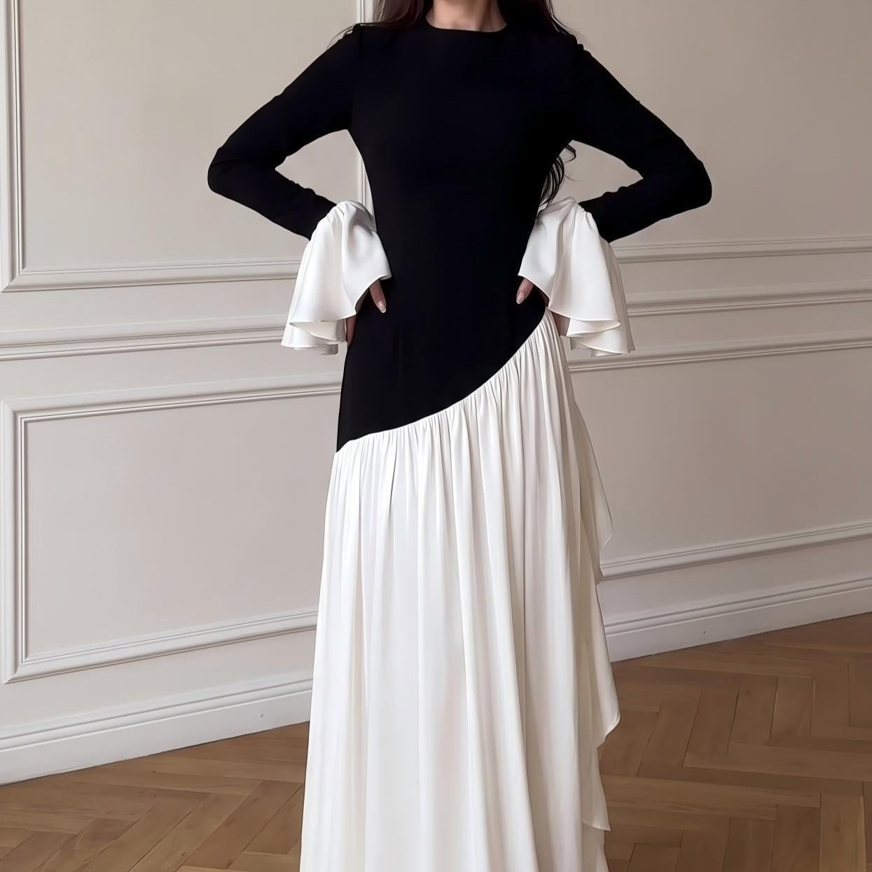 Robe Maxi à Volants aux Poignets et Blocs de Couleurs Noir et Blanc (MS509)