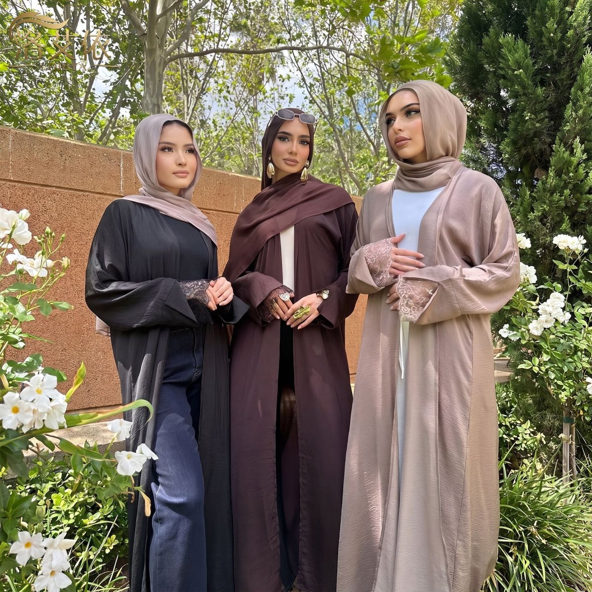 Abaya Ouverte Froissée avec Poignet en Dentelle (MOA328)