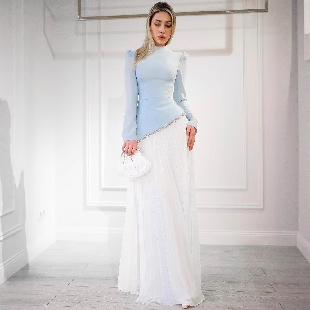Robe de soirée élégante en mousseline bleu et blanc | Robe maxi plissée à col montant (MA298)