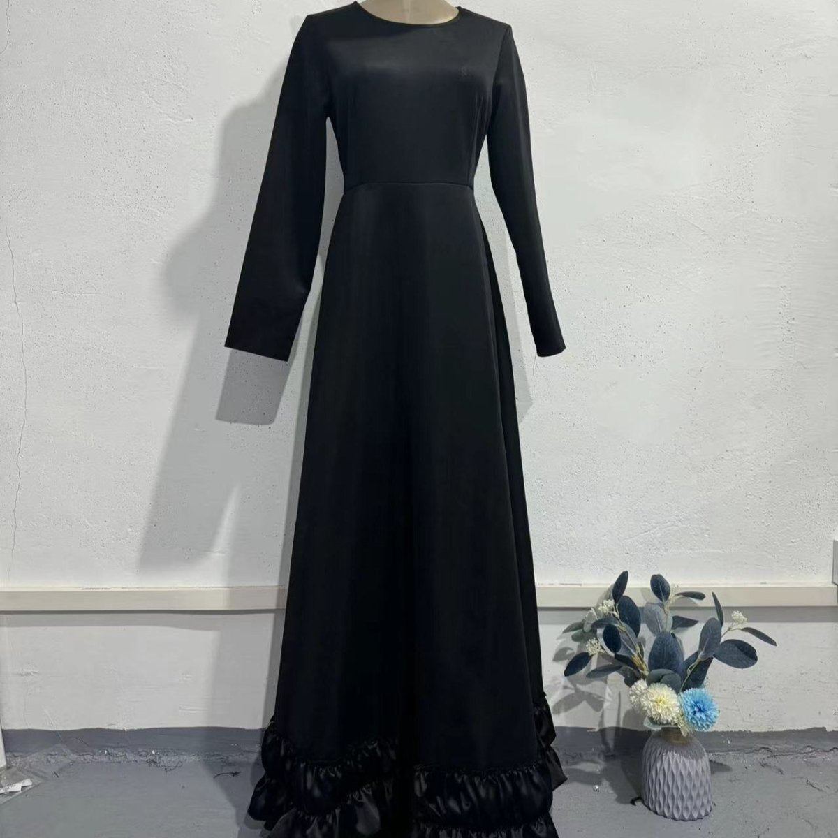 Robe de soirée en tulle avec ourlet à volants | Robe maxi ajustée à col montant (MS234)