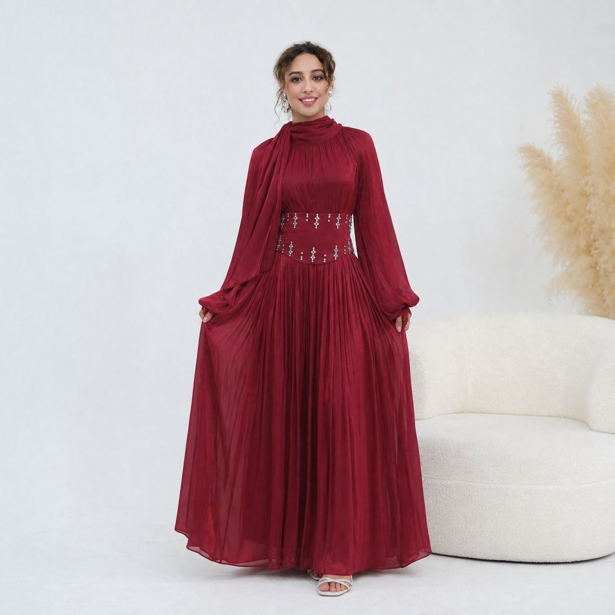 Robe maxi à manches bouffantes et large ceinture ornée de cristaux (MS477)