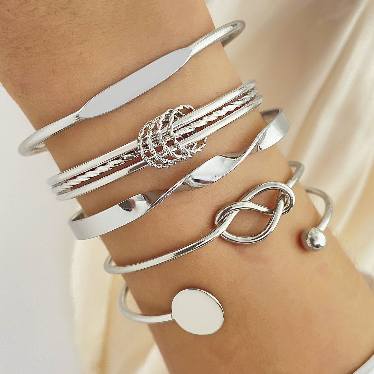 Bracelet ouvert rétro simple et polyvalent (MAC202)