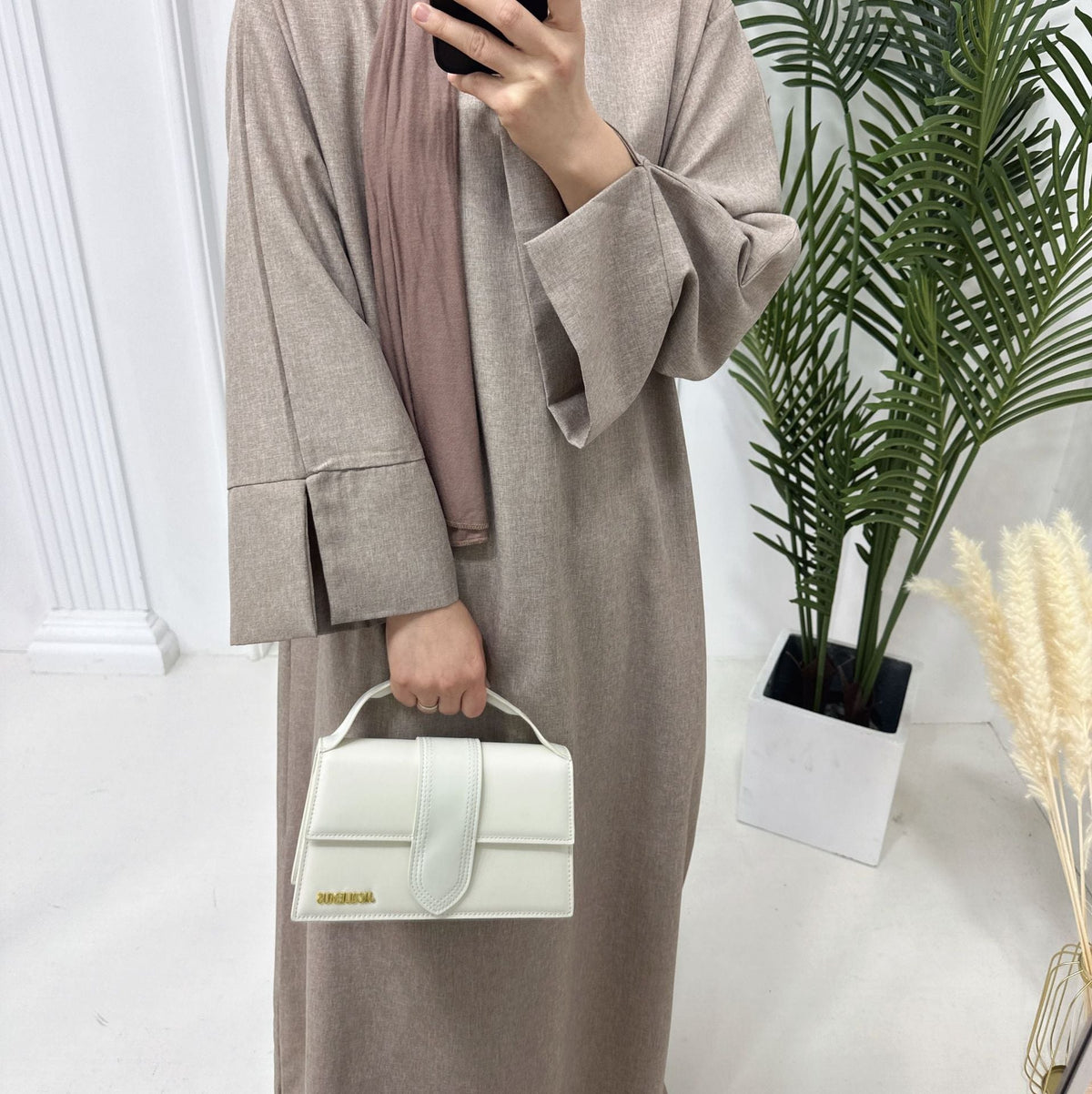 Abaya ample et élégante avec poches (MA104)