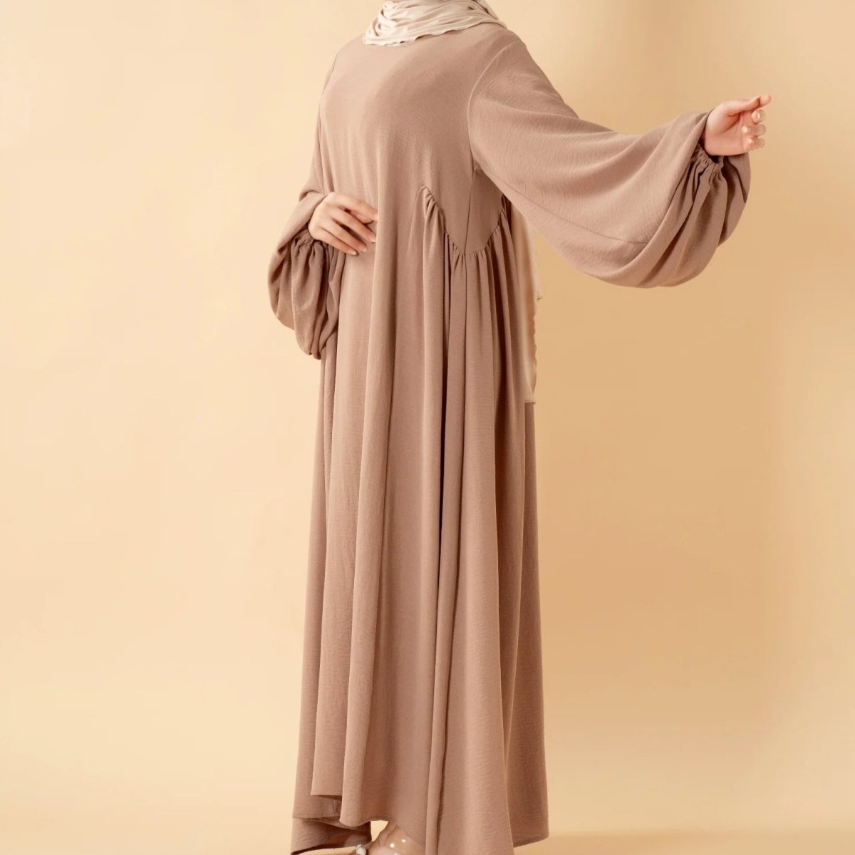 Abaya Crêpe Coupe Décontractée à Manches Lanterne (UKMA190)