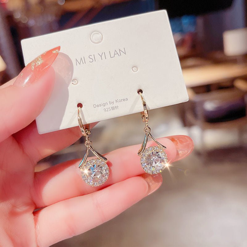 Boucles d'oreilles pendantes élégantes et scintillantes en strass (MAC324)