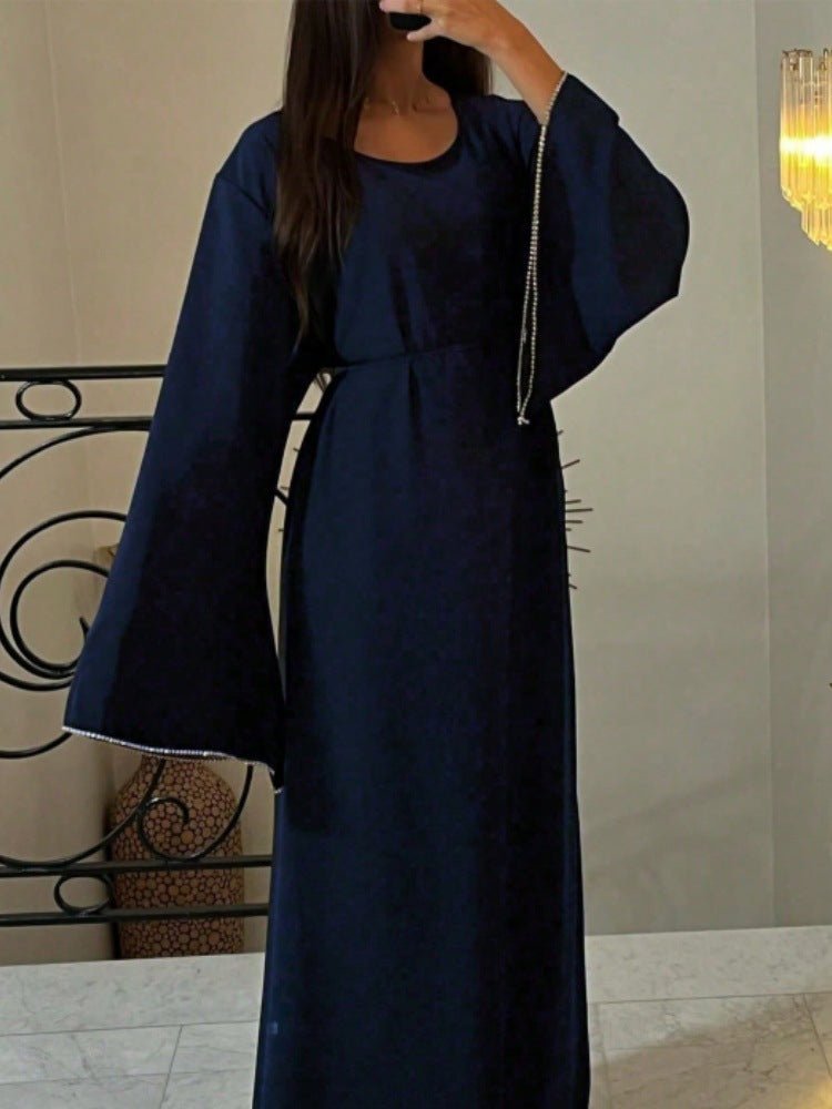 Robe Abaya de Luxe à Manches Amples avec Chaîne aux Poignets - Robe Longue Élégante et Pudique à Manches Longues avec Détails Argentés (MA278)