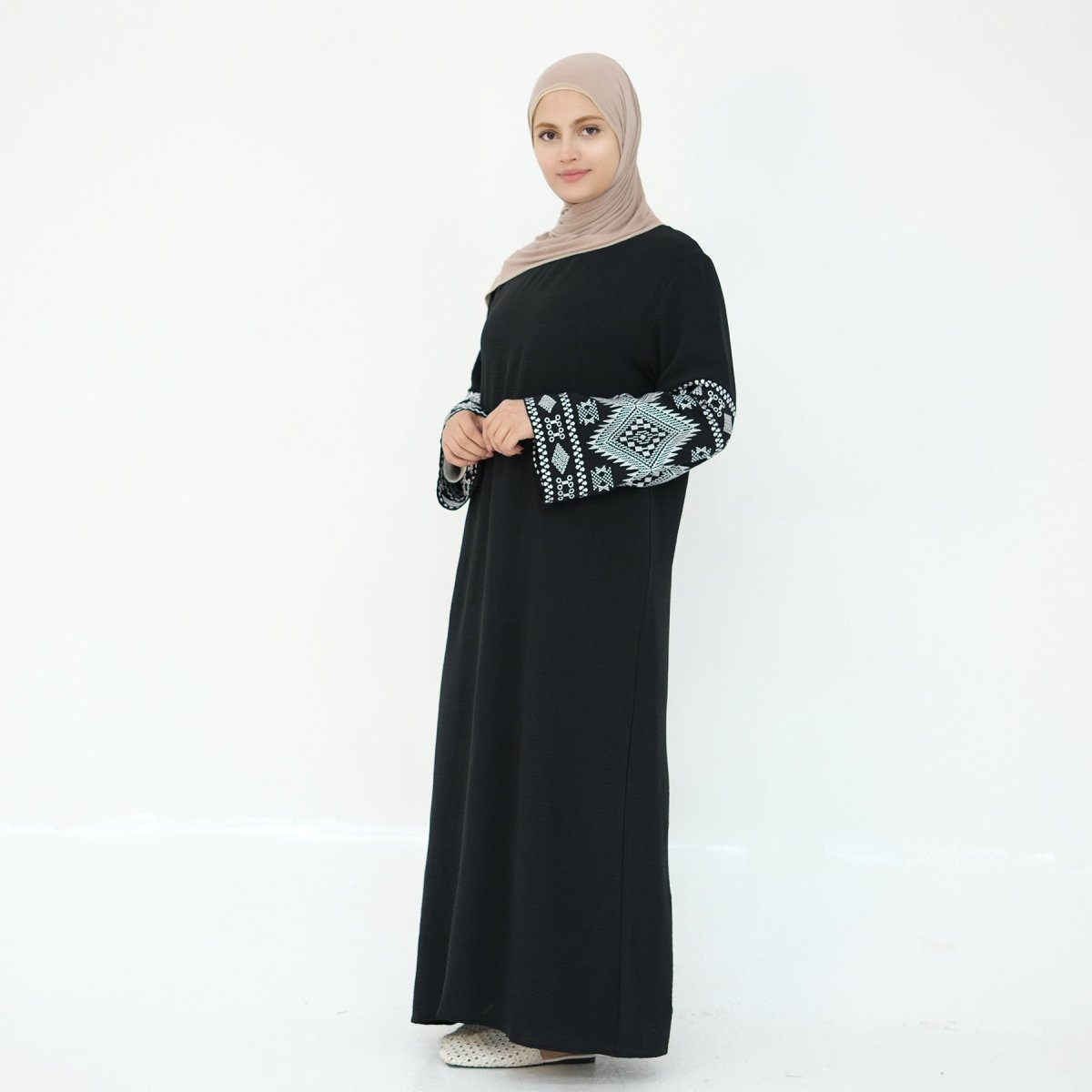 Abaya Décontractée Brodée Élégante (MA139)