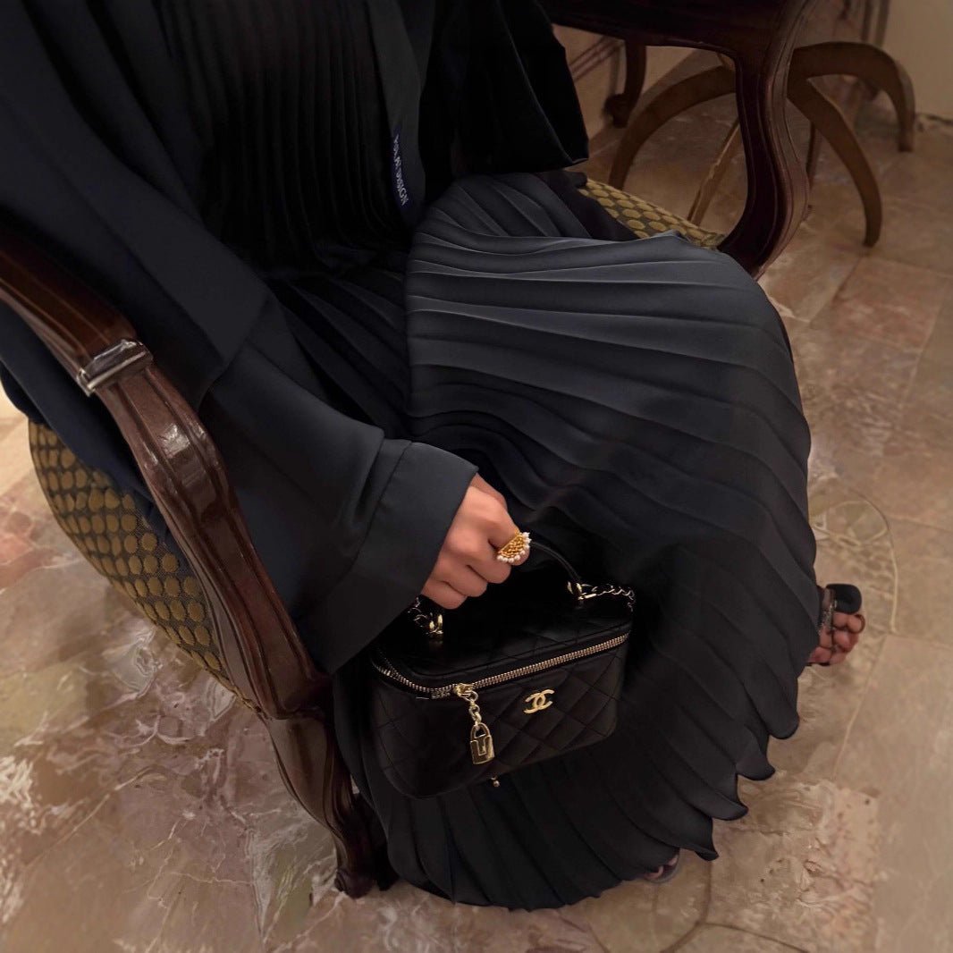 Collection d'Abayas Ouvertes Plissées de Luxe (MOA199)