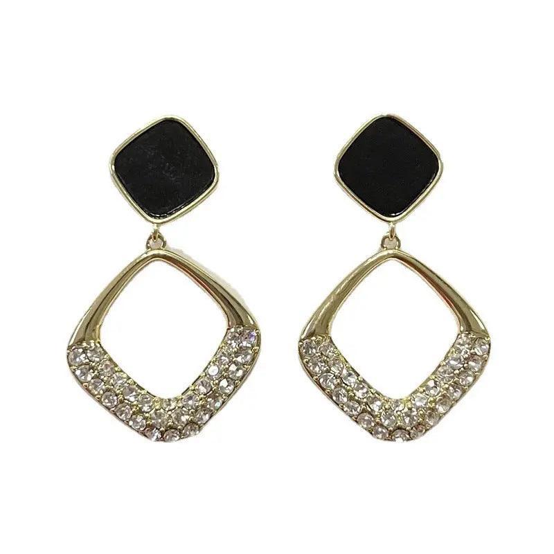 Boucles d'oreilles MAC099 motif géométrique carré et diamant