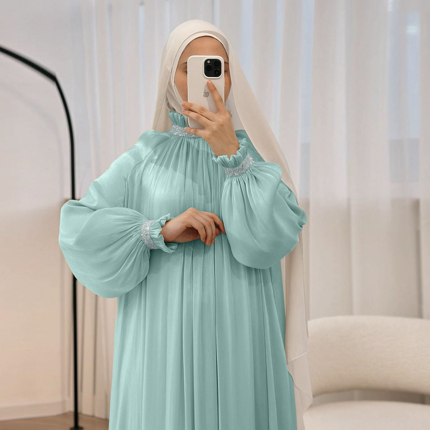 Abaya Élégante à Manchette Fleurie Brillante et Sequins | Abaya Brillante avec Sequins (MA140)