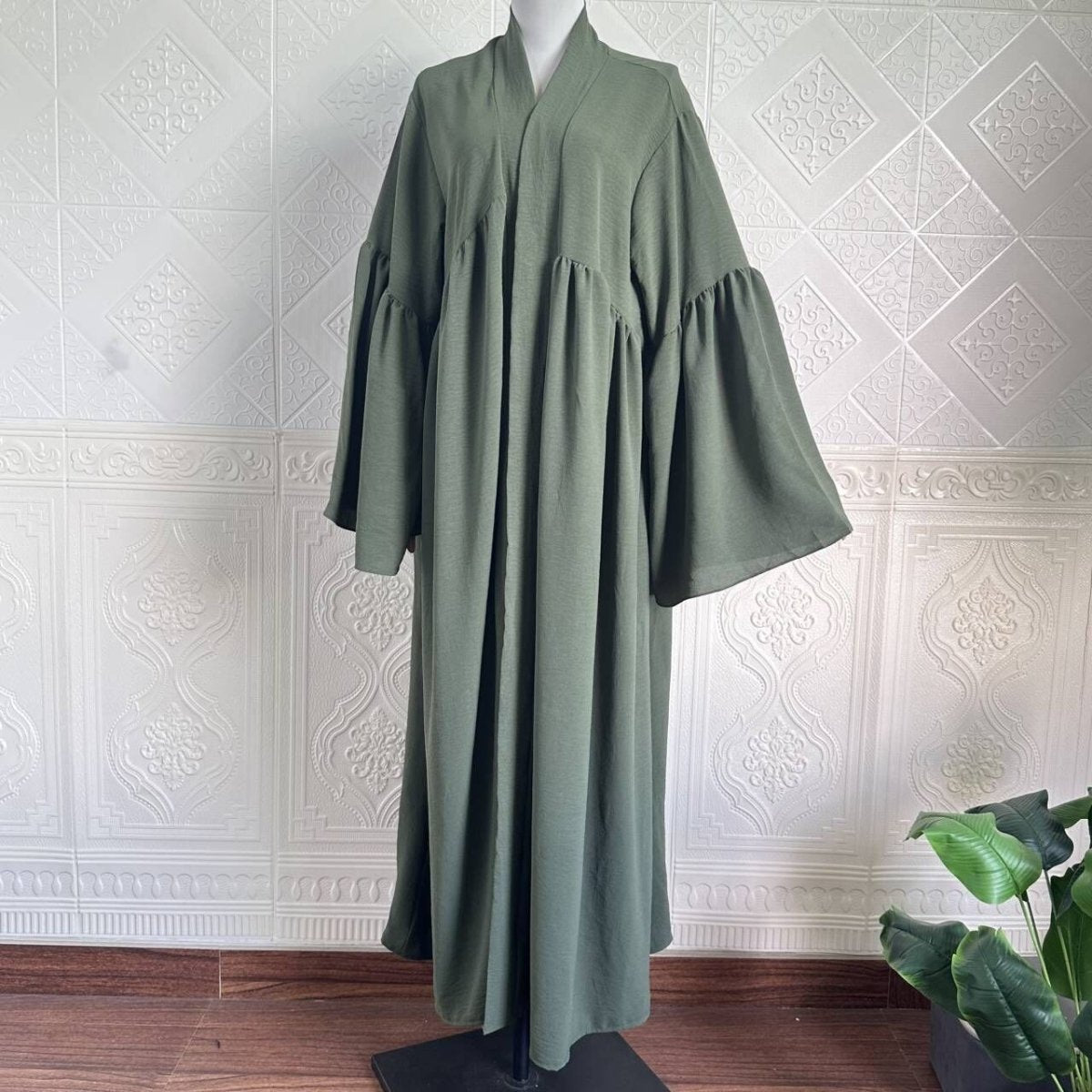 Abaya Ouverte à Manches Cloche et Volants (MOA298)
