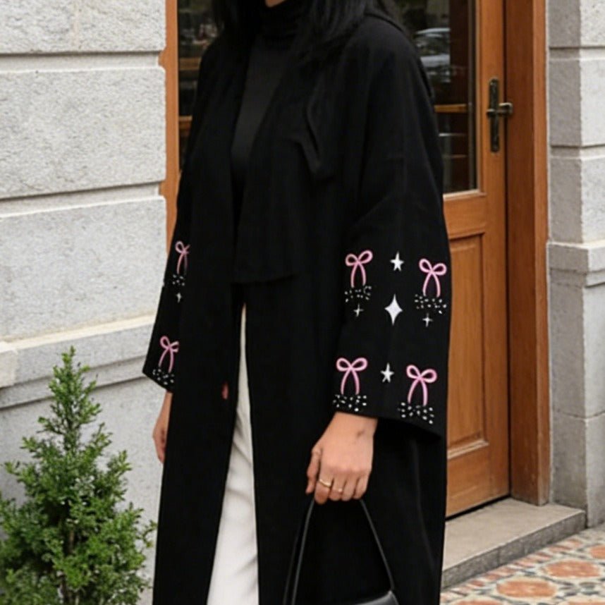 Abaya ouverte rose brodée nœud et étoile (MOA345)