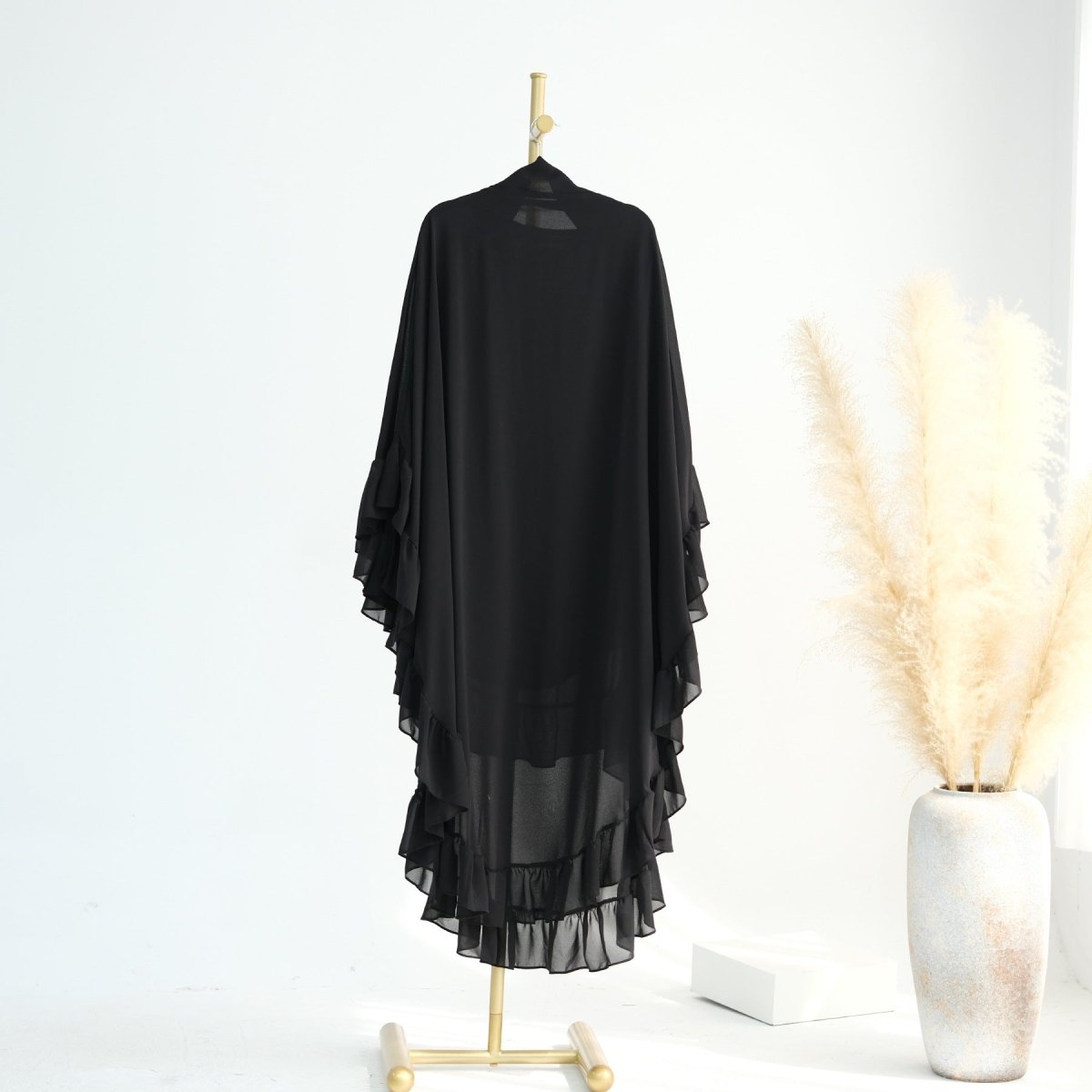 Hijabs Musulmans Unis et Doux au Design Cape Fluide | Foulard à Double Épaisseur, Grande Ampleur et Bords Volantés (MK023)