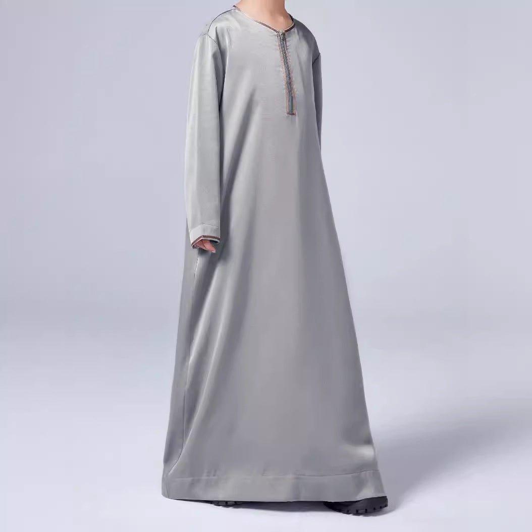 MKB006 Thobe simple pour garçons en satin, col rond
