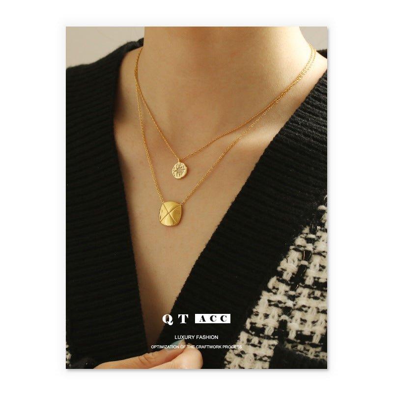 MAC084 Collier pendentif North Star à bouton médaille