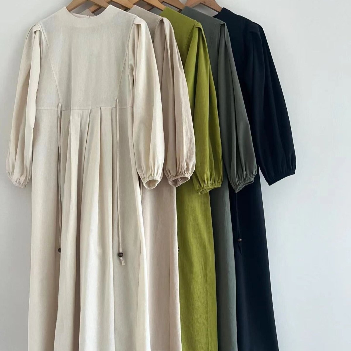 Abaya à manches bouffantes et taille nouée | Robe maxi plissée avec fermeture éclair au dos (MA364)