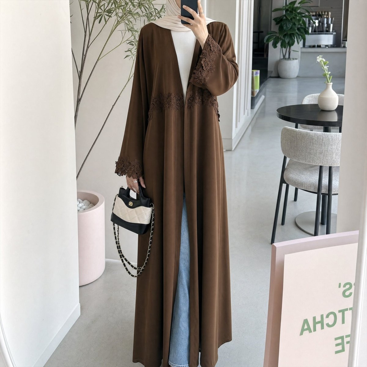 Abaya ouverte à bordure de dentelle florale 3D (MOA336)
