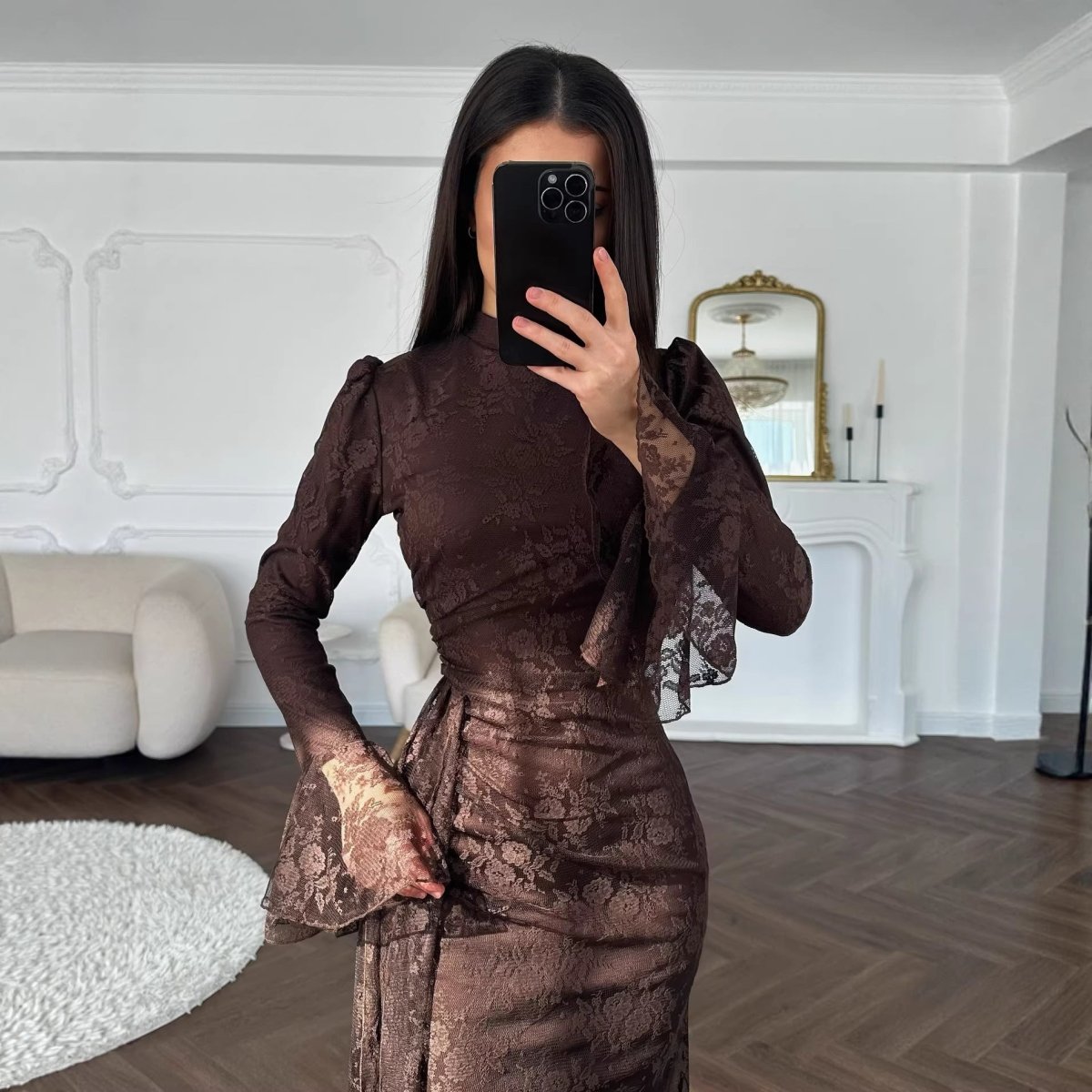 Robe de soirée moulante en dentelle à manches évasées (MS391)
