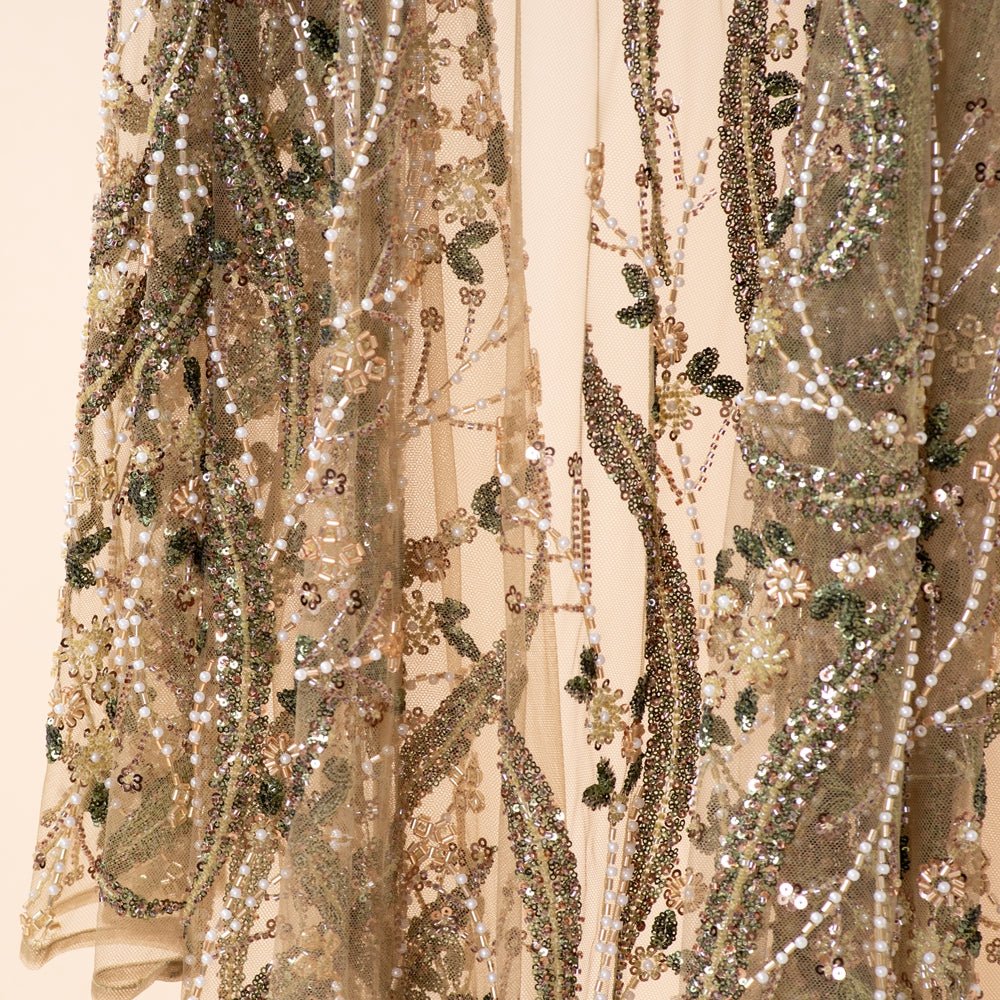Abaya Ouverte de Luxe Ornée de Perles et de Paillettes Brodées pour Eid & Mariage (MOA305)