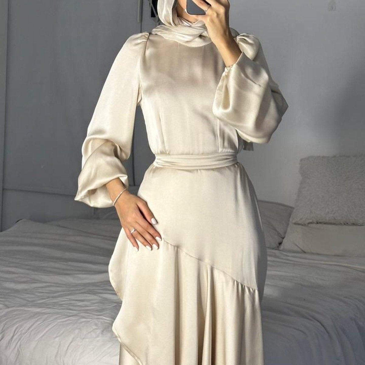 Robe Maxi en Satin Luxe à Ourlet Volanté | Abaya à Manches Élastiquées avec Ceinture (MS187)