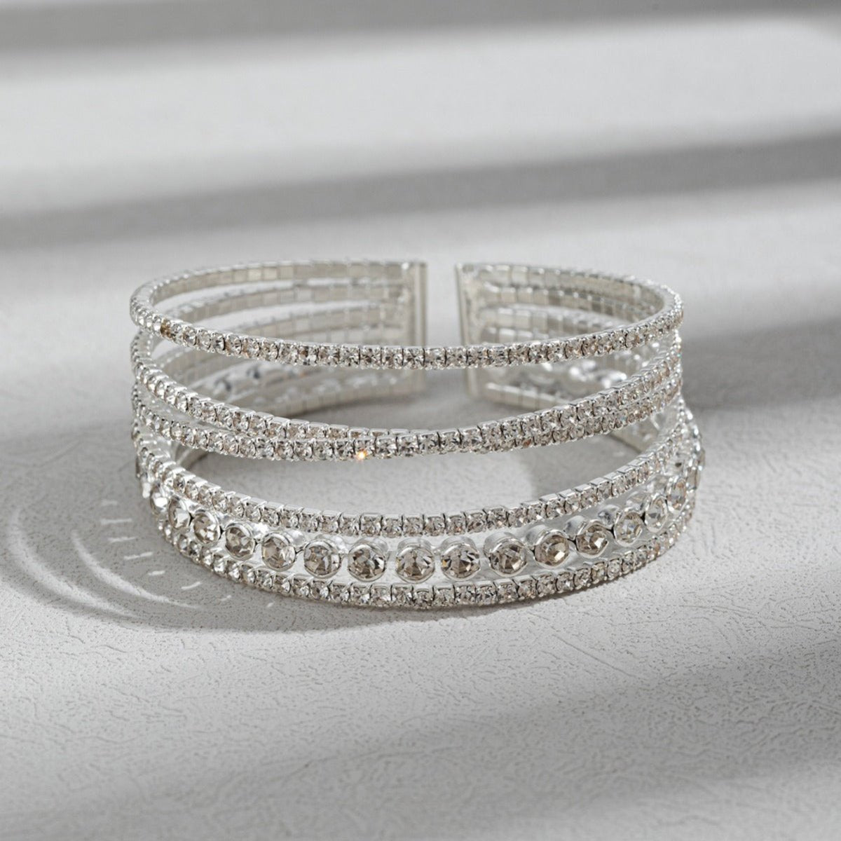 Bracelet extensible MAC184 orné de strass, élégant et scintillant