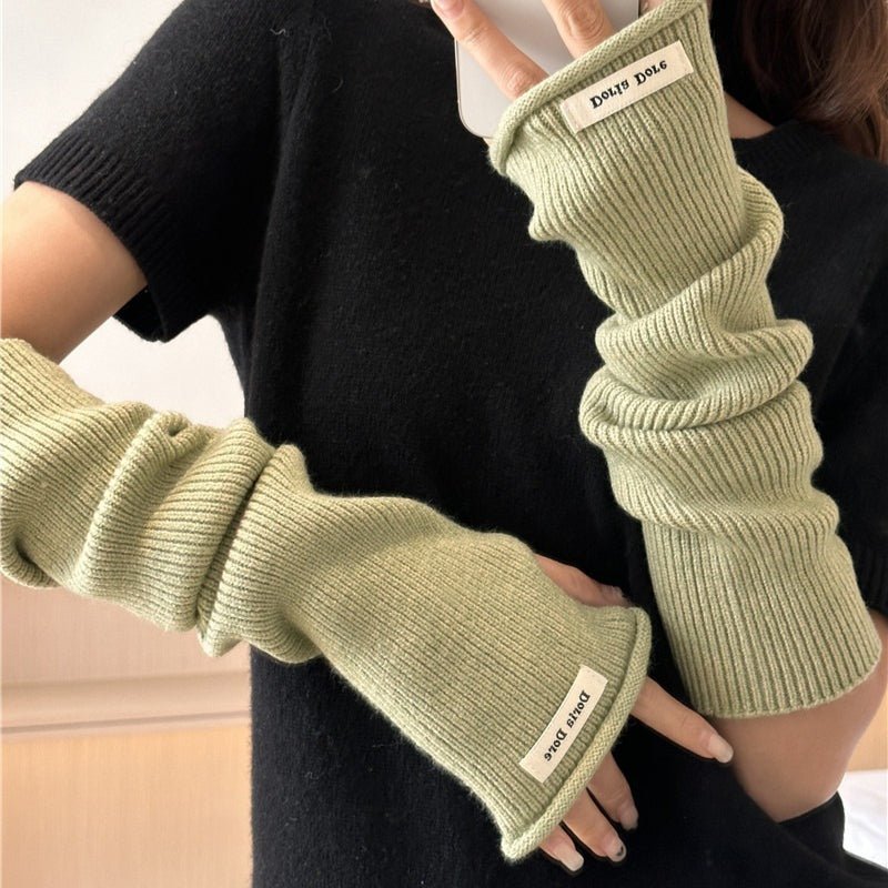 **Manches en Maille Cascadantes – Élégance Cosy pour un Style Superposé** (MAC312)