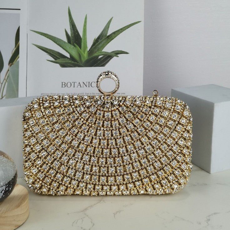 Superbe pochette à paillettes avec façade en cristal – Sac de soirée carré tendance pour fêtes et galas (MAC275)